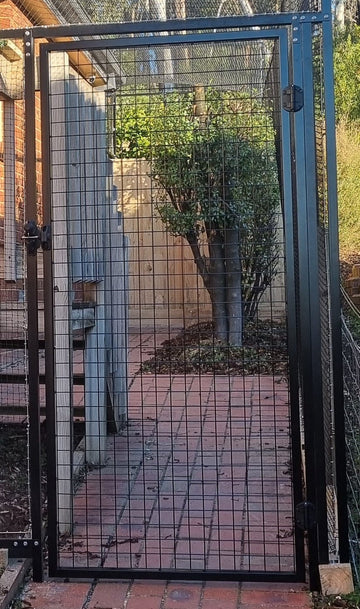 Black mesh gate – 1820mm high x 865mm wide - Cat Enclosure Supplies