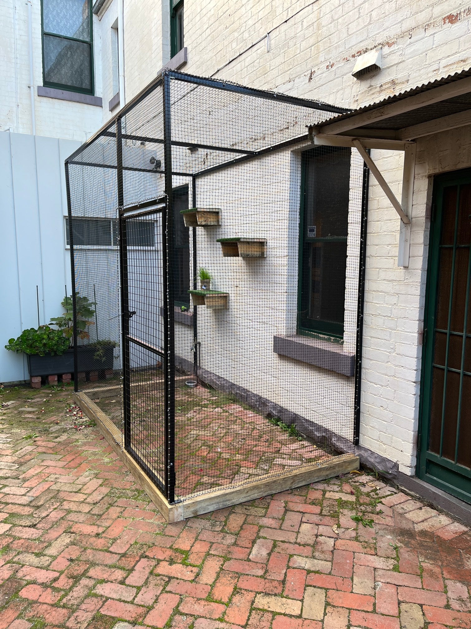 Light - Duty Aluminium Square Tube (32mm x 32mm x 1.6mm) 2m long - Cat Enclosure Supplies