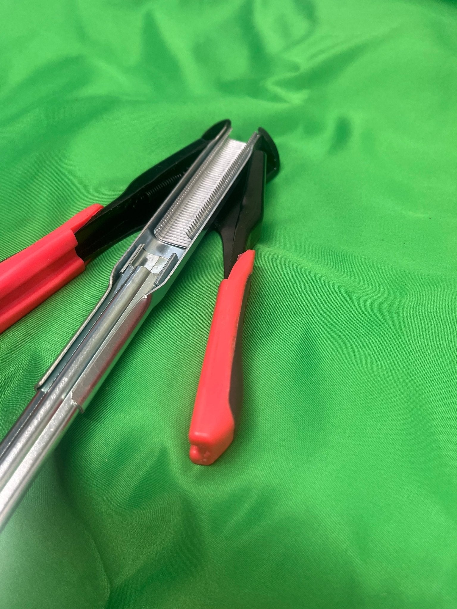 C CLIPS 50 PER STRIP - Cat Enclosure Supplies