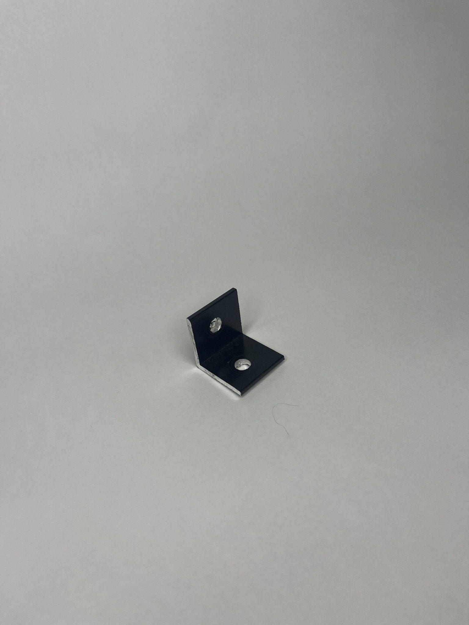90 degree angle bracket – heavy duty - Cat Enclosure Supplies