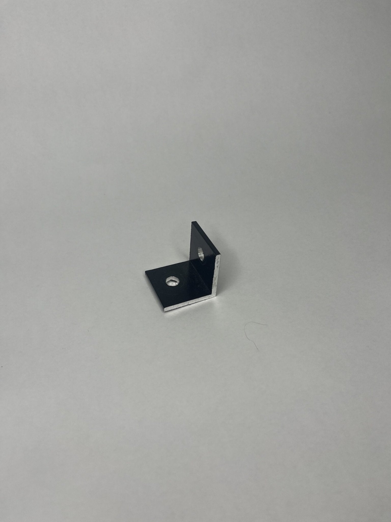 90 degree angle bracket – heavy duty - Cat Enclosure Supplies