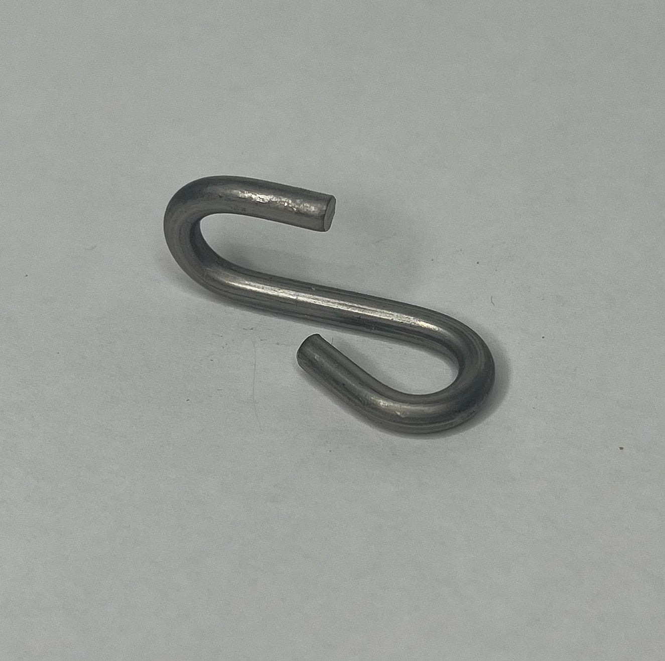 STAINLESS STEEL TWISTED S HOOK - Cat Enclosure Supplies